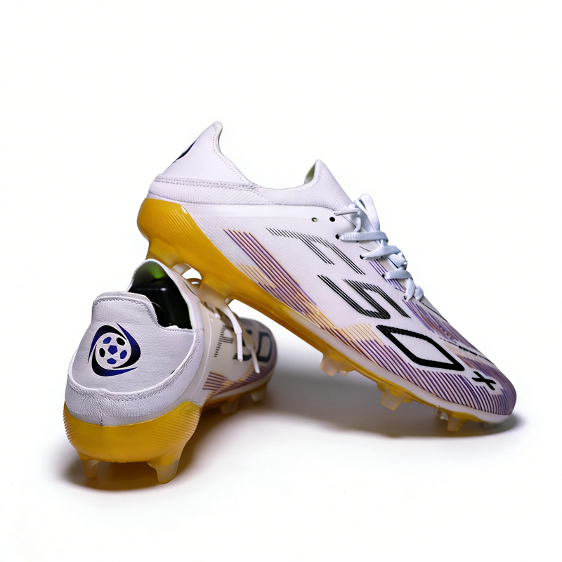 T38 Lace-up Mens Soccer Shoes  - đánh giá và giá Sports Equipment For Boys